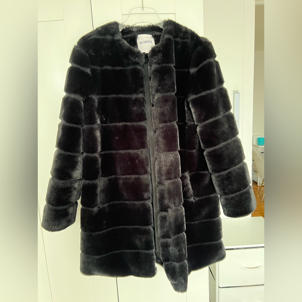 BB DAKOTA FAUX FUR JACKET medium